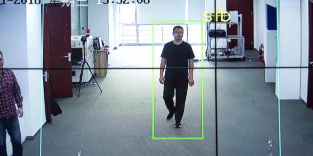 5be18223c957012aad398168-640-320